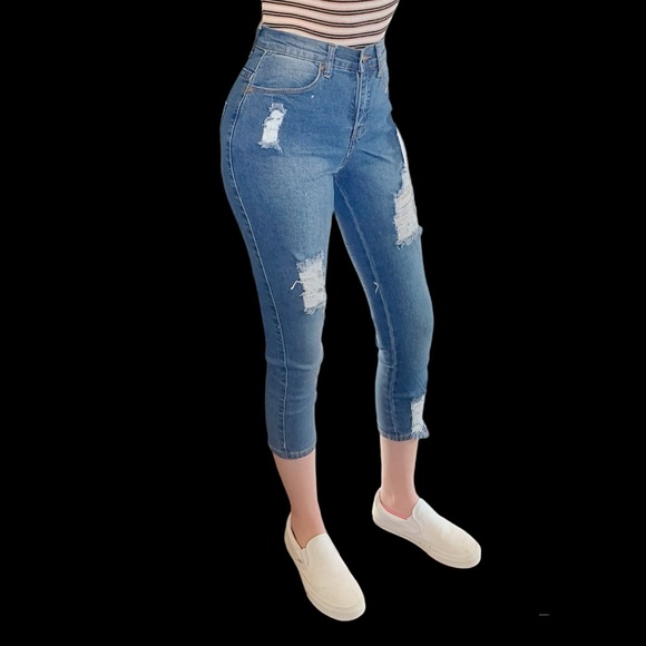 NWT Legend of London Distressed Capris Size 7 - Picture 3 of 3